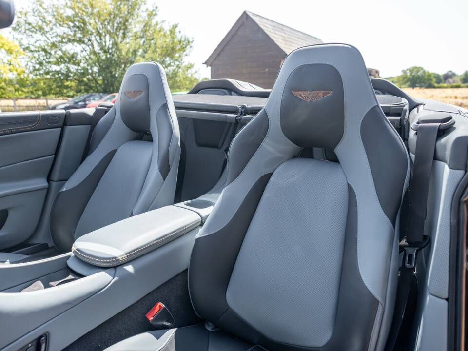 Imagen 9/57 de Aston Martin Vanquish Volante (2015)