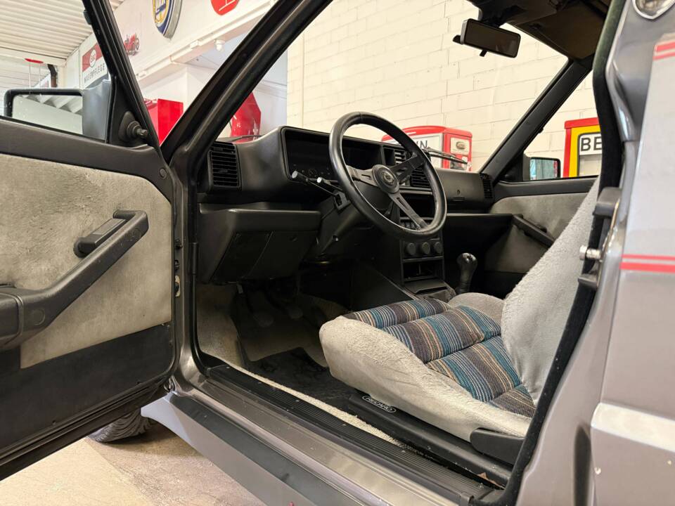 Imagen 7/20 de Lancia Delta HF Integrale (1989)