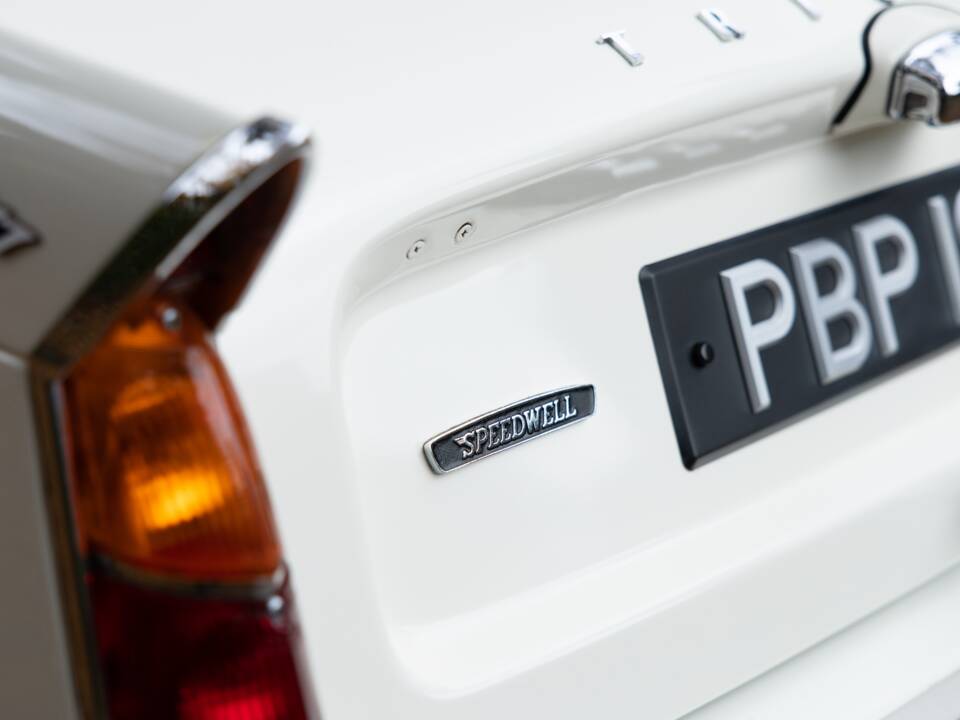 Image 32/50 of Triumph Herald 1200 (1967)