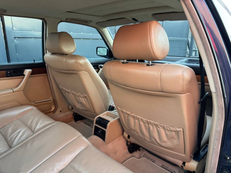 Immagine 67/99 di BMW 735i (1988)