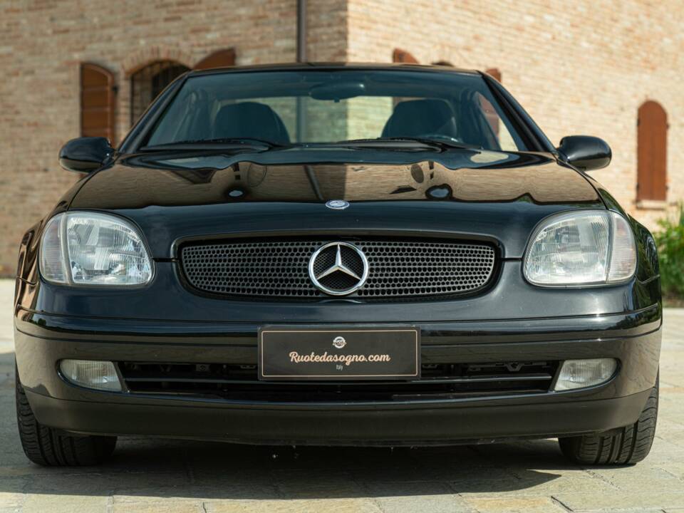 Imagen 3/50 de Mercedes-Benz SLK 200 Kompressor (1998)