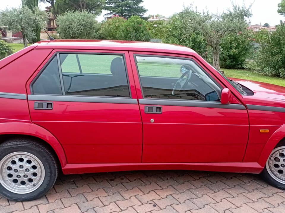 Image 12/51 of Alfa Romeo 75 1.8 Turbo (1991)