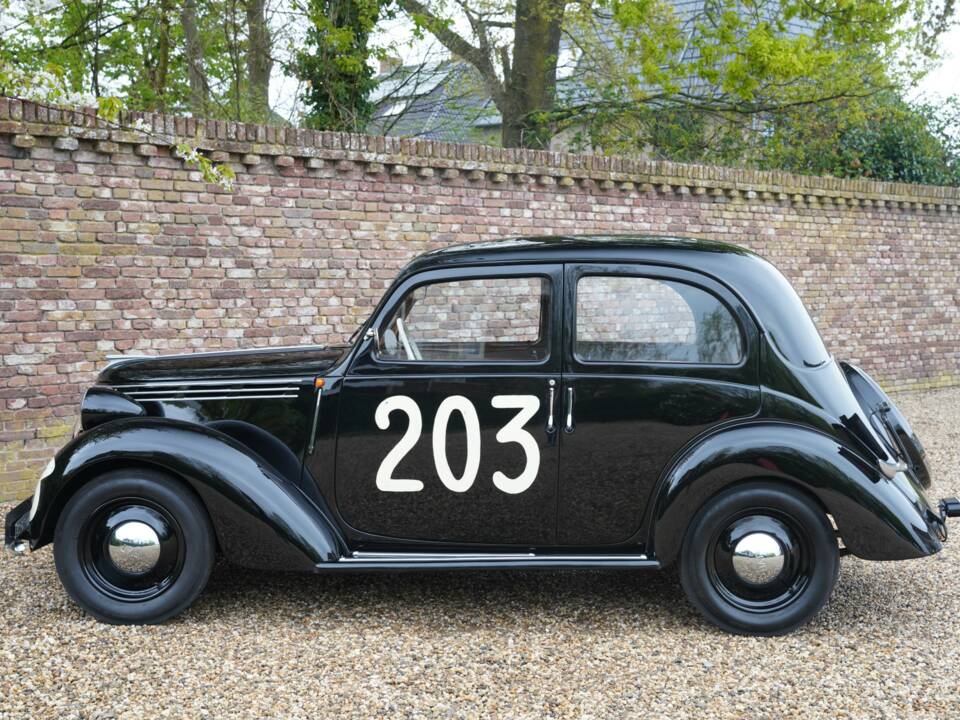 Image 14/50 of FIAT 1100 B (1947)