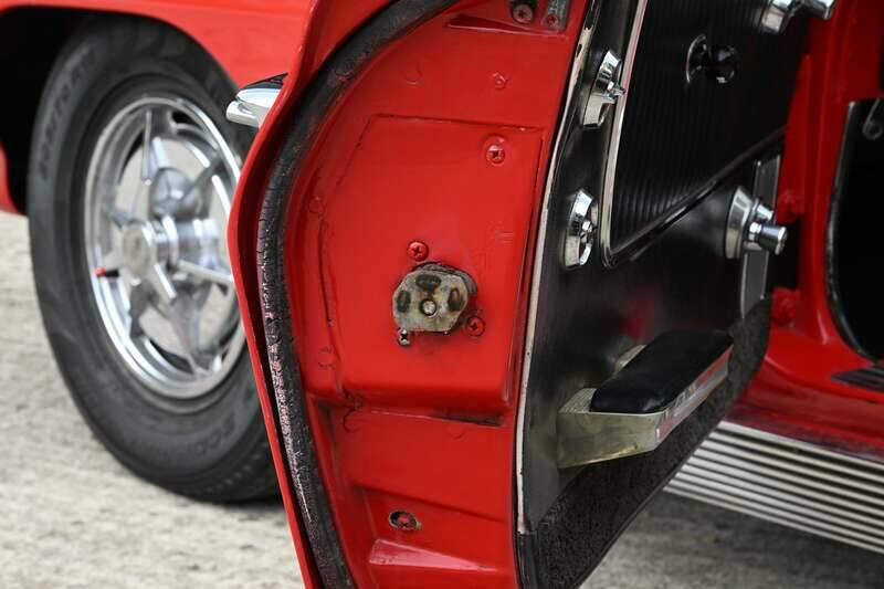 Image 39/50 de Chevrolet Corvette Sting Ray Convertible (1963)