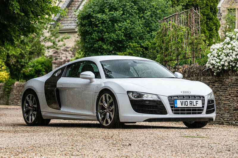 Image 1/38 of Audi R8 V10 (2010)