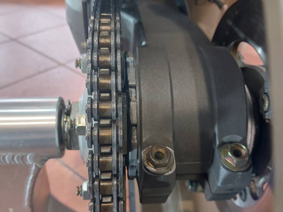 Image 45/57 of Ducati 916 (1997)
