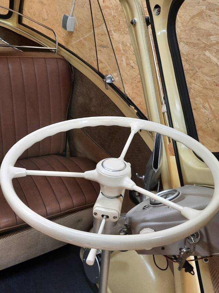 Image 28/31 of BMW Isetta 250 (1959)