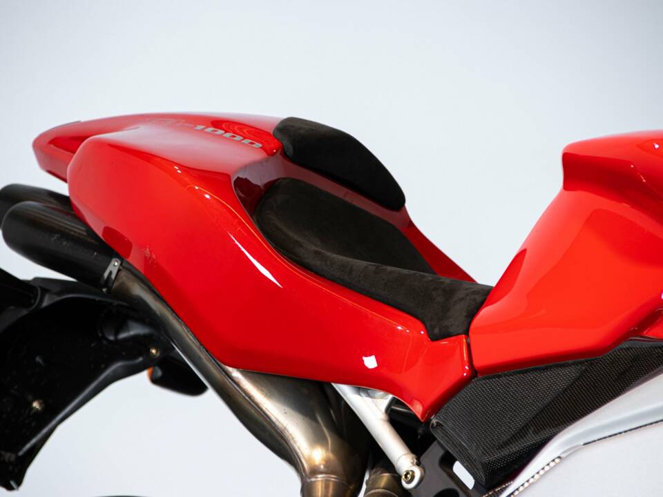 Image 32/50 de MV Agusta DUMMY (2004)
