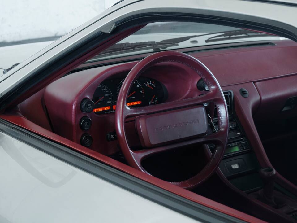Image 37/50 of Porsche 928 GT (1989)