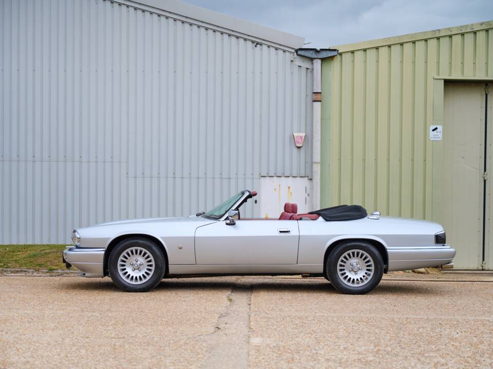 Image 28/50 of Jaguar XJS 6.0 (1993)