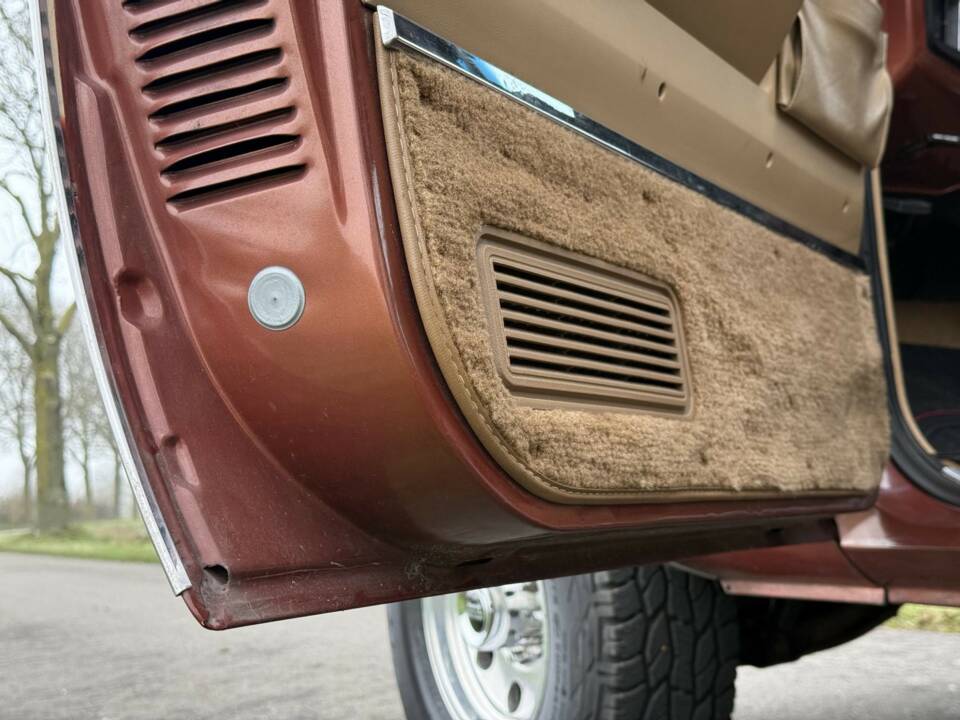 Bild 12/15 von Chevrolet Suburban (1986)