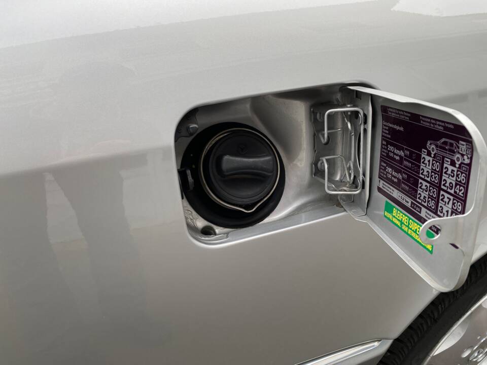 Image 10/15 of Mercedes-Benz E 220 (1996)