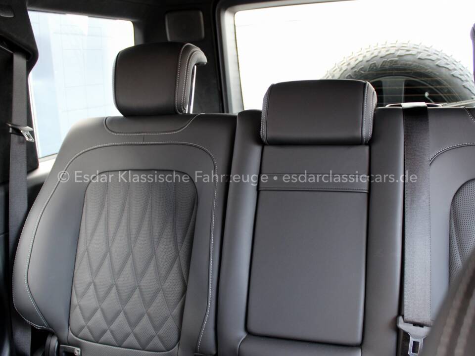 Image 19/32 of Mercedes-Benz G 500 (LWB) (2023)