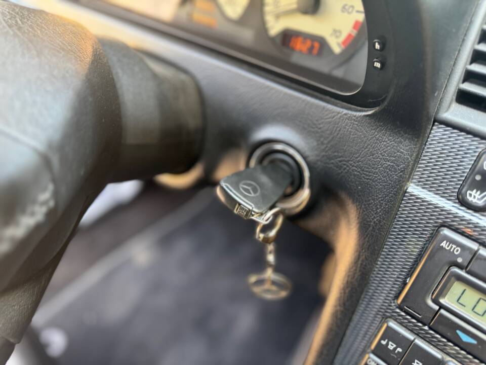 Image 36/36 of Mercedes-Benz C 43 AMG T (1998)
