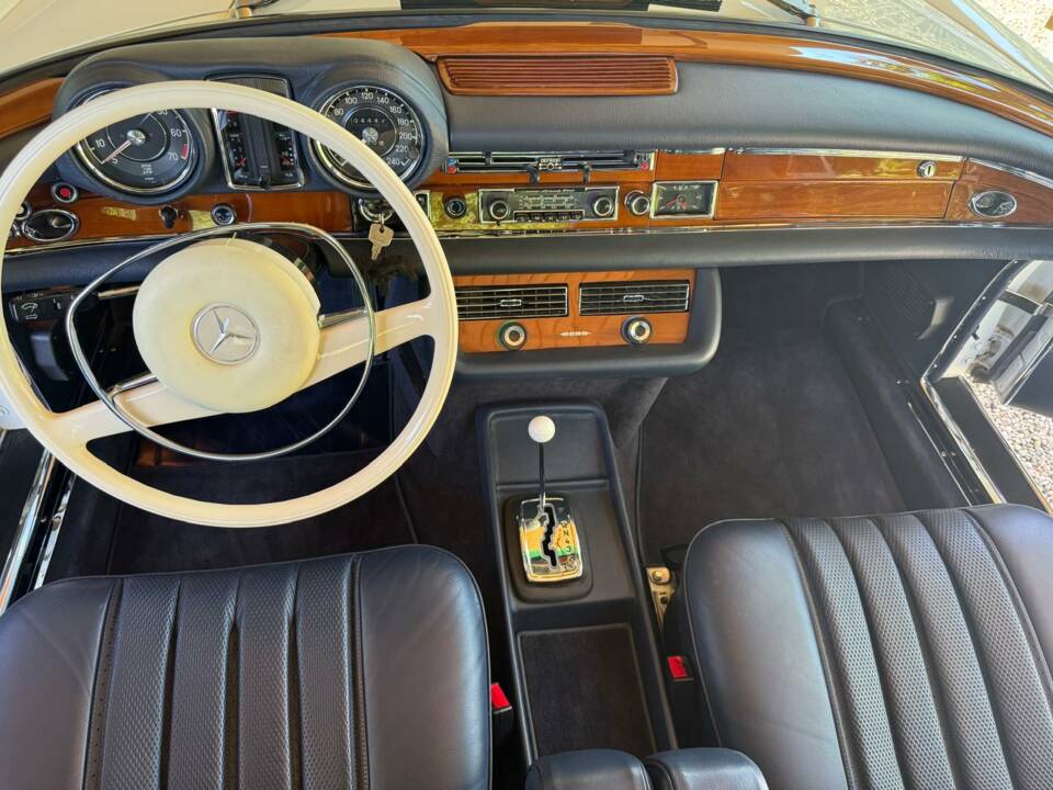 Imagen 5/11 de Mercedes-Benz 280 SE 3,5 (1971)
