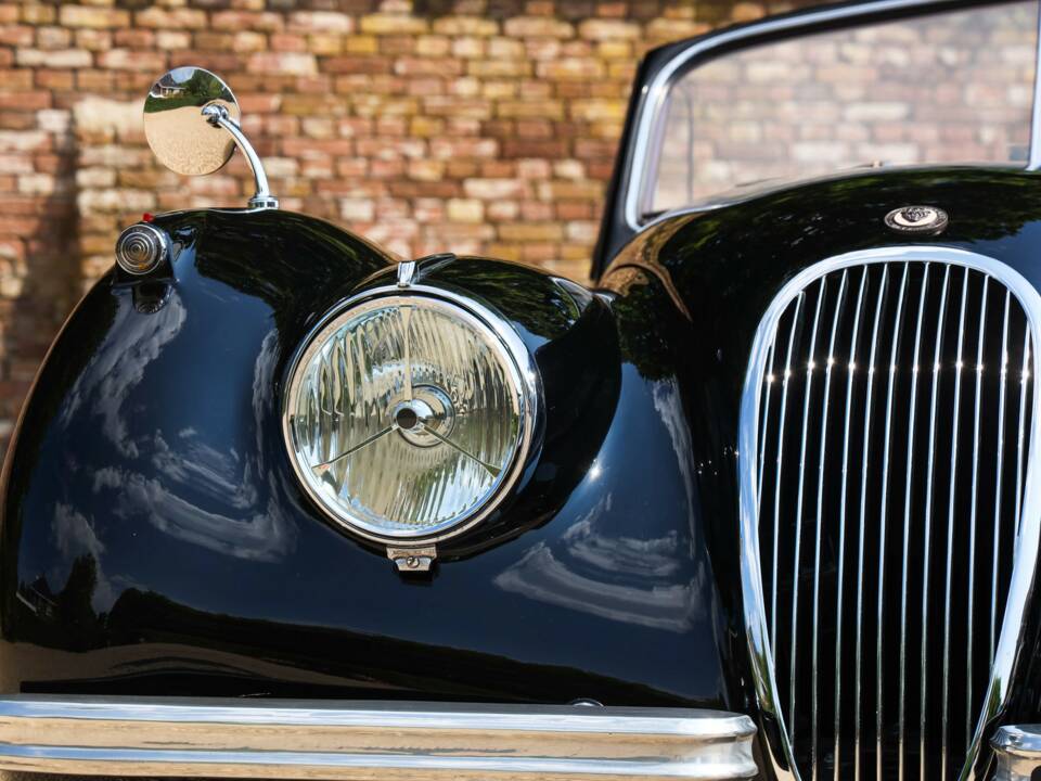 Immagine 26/50 di Jaguar XK 120 DHC (1953)