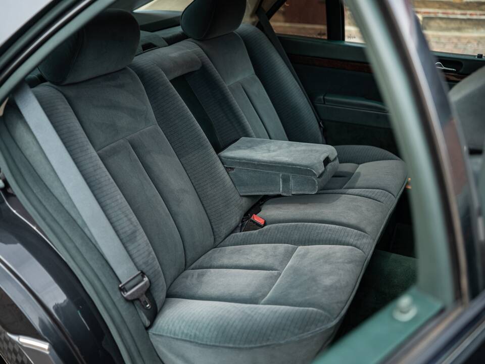 Image 47/54 of Mercedes-Benz 500 SEL (1992)