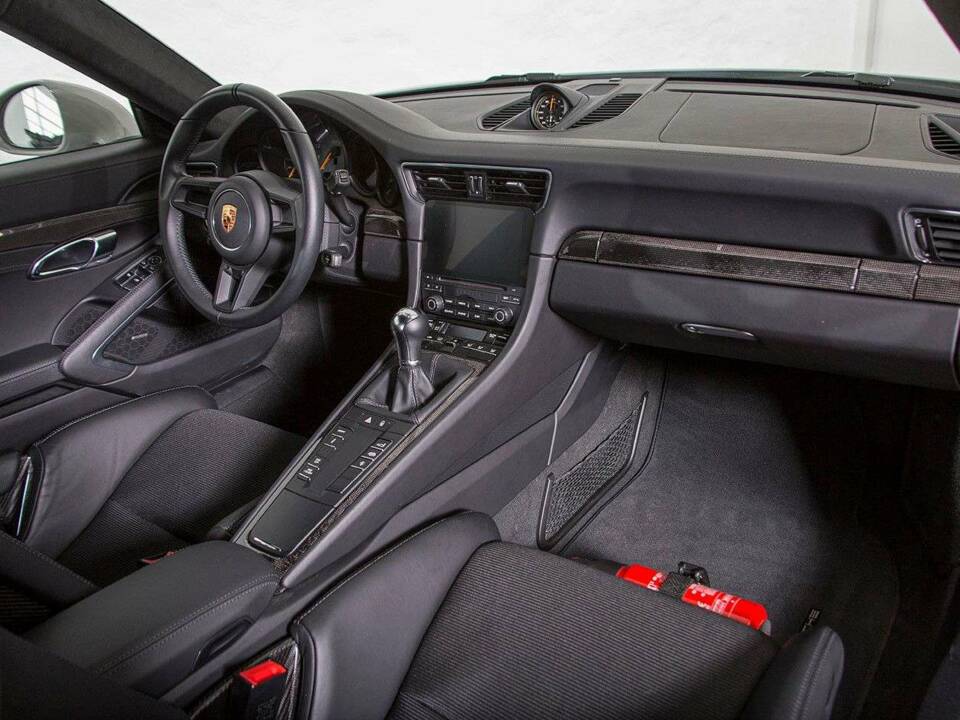 Image 23/25 de Porsche 911 GT3 Touring (2018)