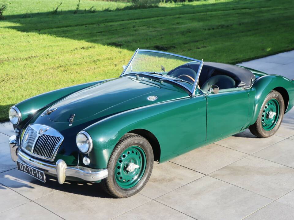Image 5/50 of MG MGA Twin Cam (1959)