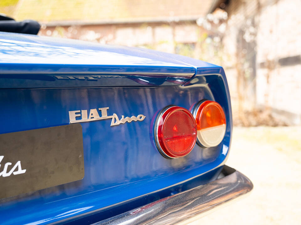 Image 28/65 of FIAT Dino Spider (1967)