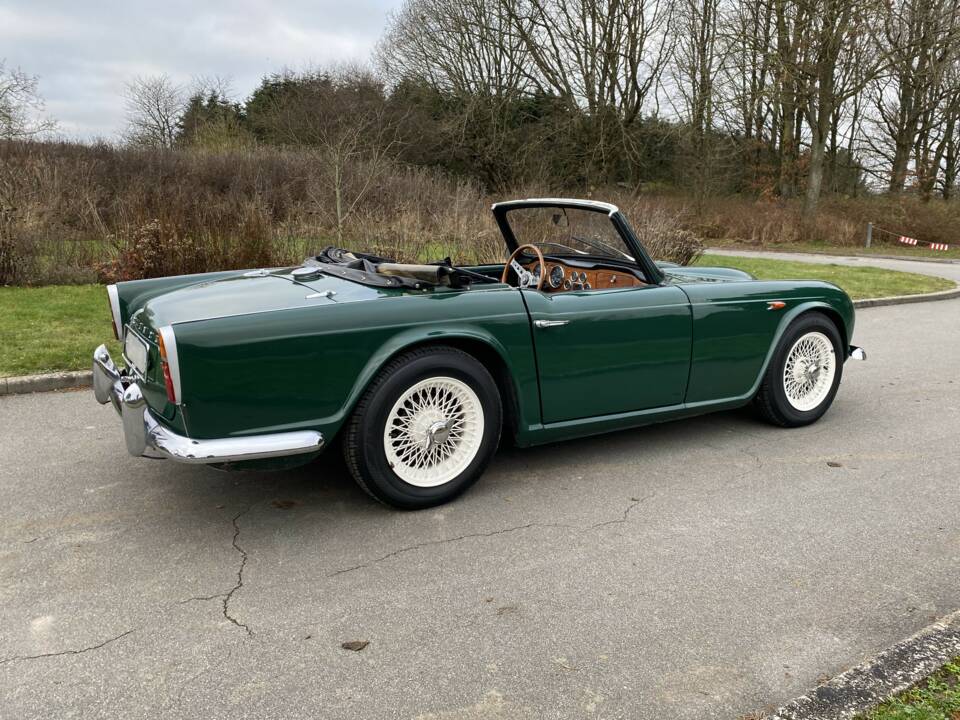 Image 6/66 of Triumph TR 4 (1964)