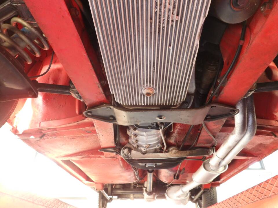 Image 14/15 of Alfa Romeo Giulia 1600 Spider (1963)