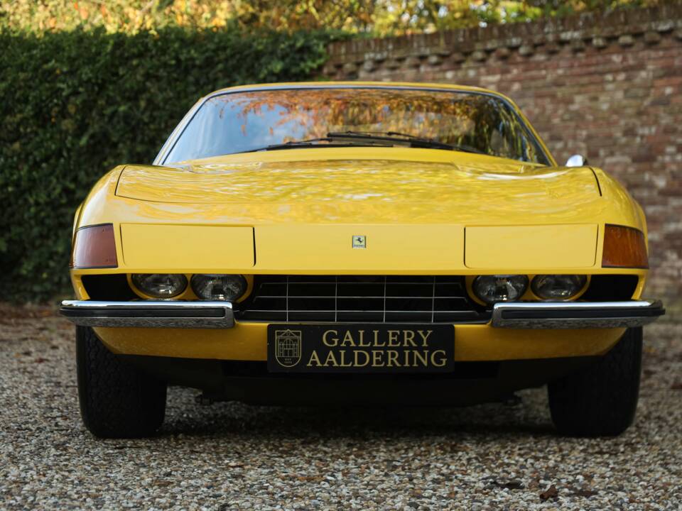 Image 40/50 of Ferrari 365 GTB/4 Daytona (1973)