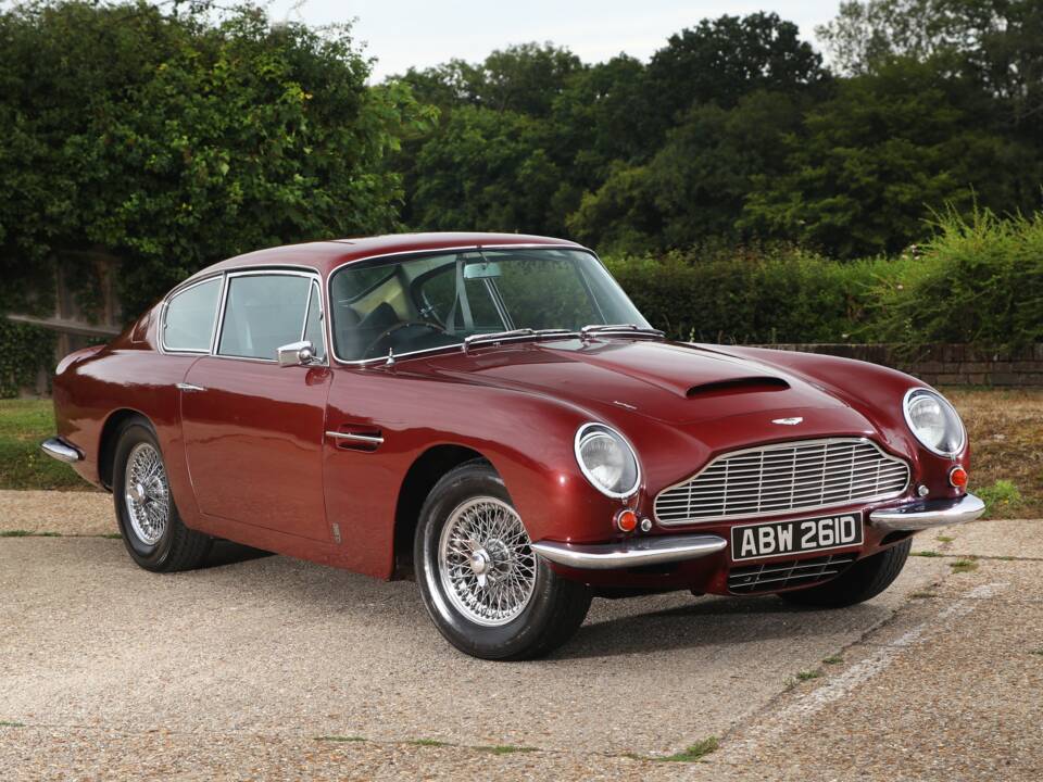 Image 1/23 of Aston Martin DB 6 (1966)