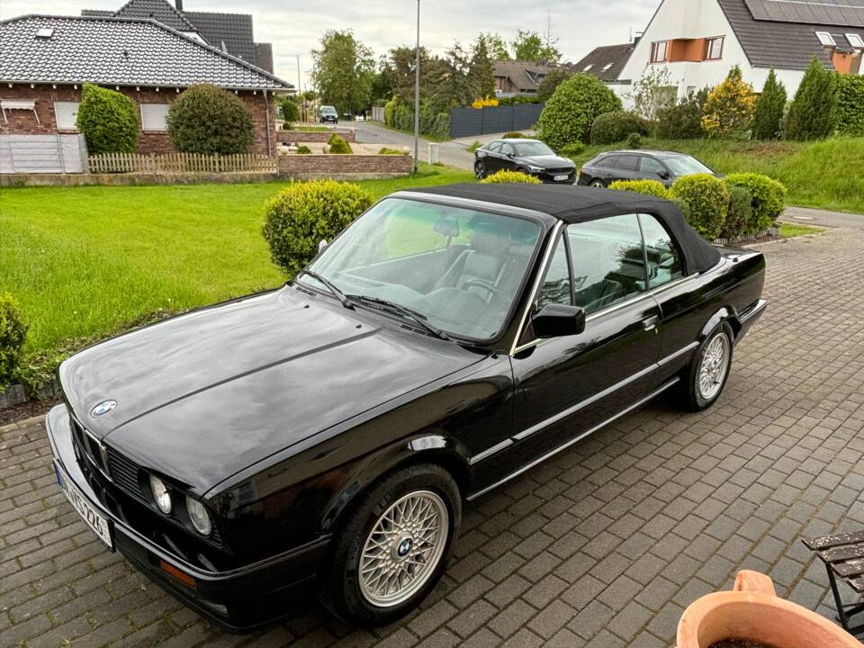 Image 26/40 of BMW 320i (1992)