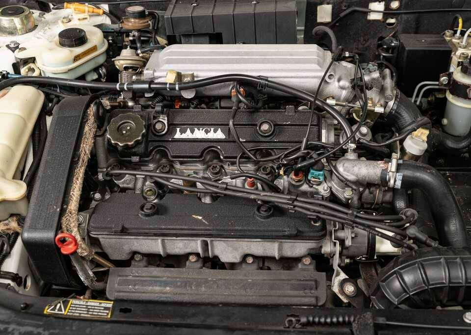 Image 32/34 of Lancia Dedra 2.0 HF Turbo (1996)