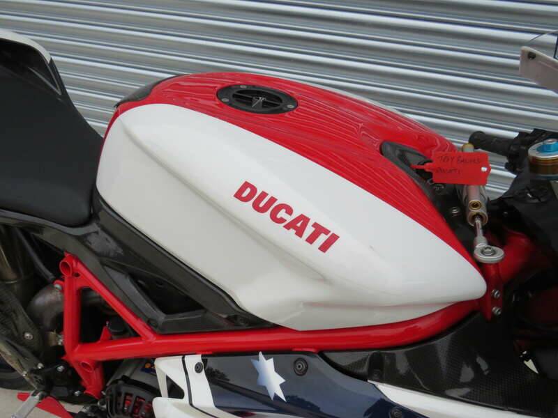 Bild 15/44 von Ducati DUMMY (2010)