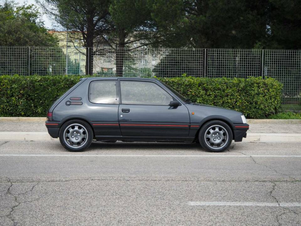 Image 3/50 of Peugeot 205 GTi 1.9 (1988)