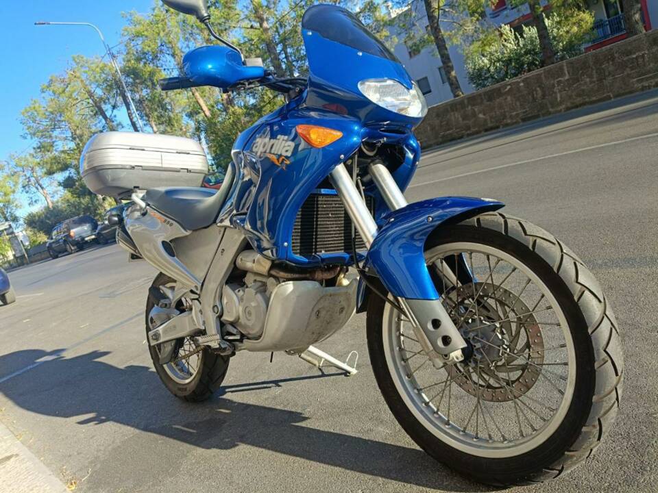 Image 21/41 de Aprilia DUMMY (1998)