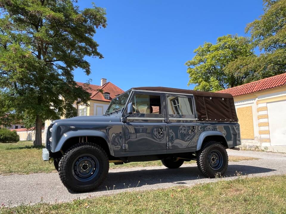 Bild 23/100 von Land Rover Defender 110 (2014)