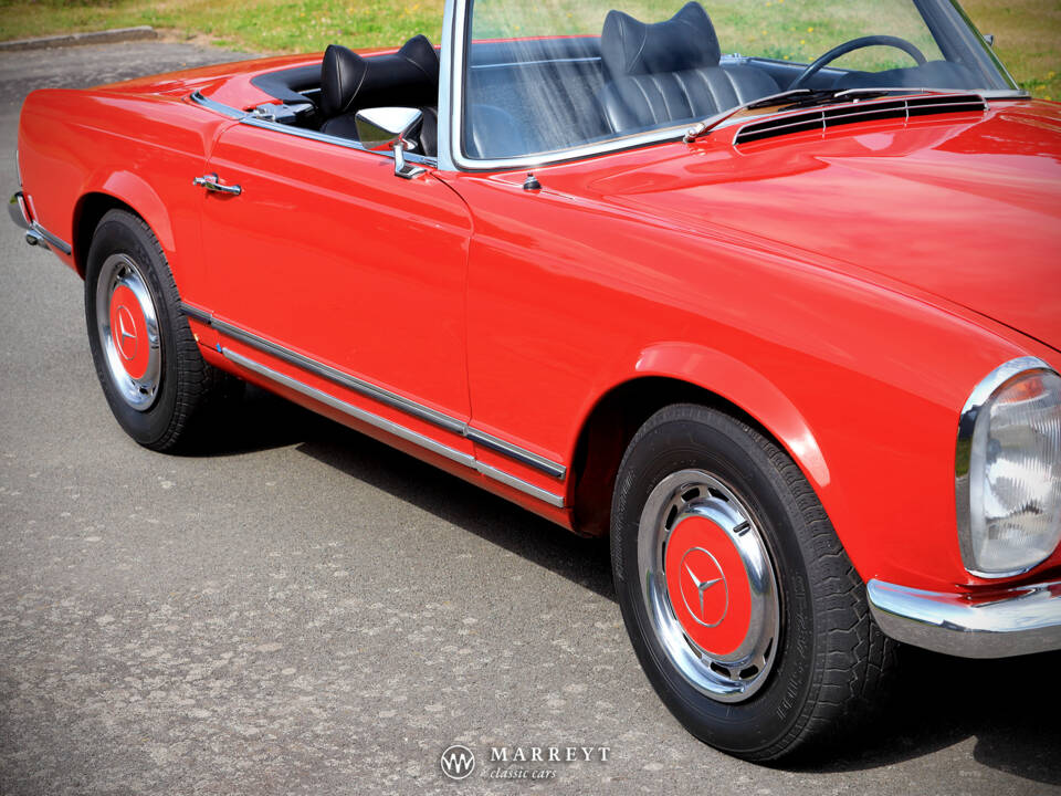 Image 15/70 of Mercedes-Benz 280 SL (1969)