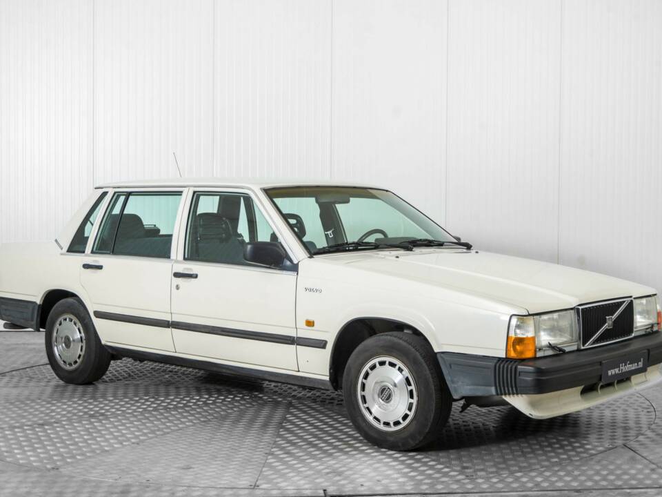 Image 5/50 of Volvo 740 GL (1987)