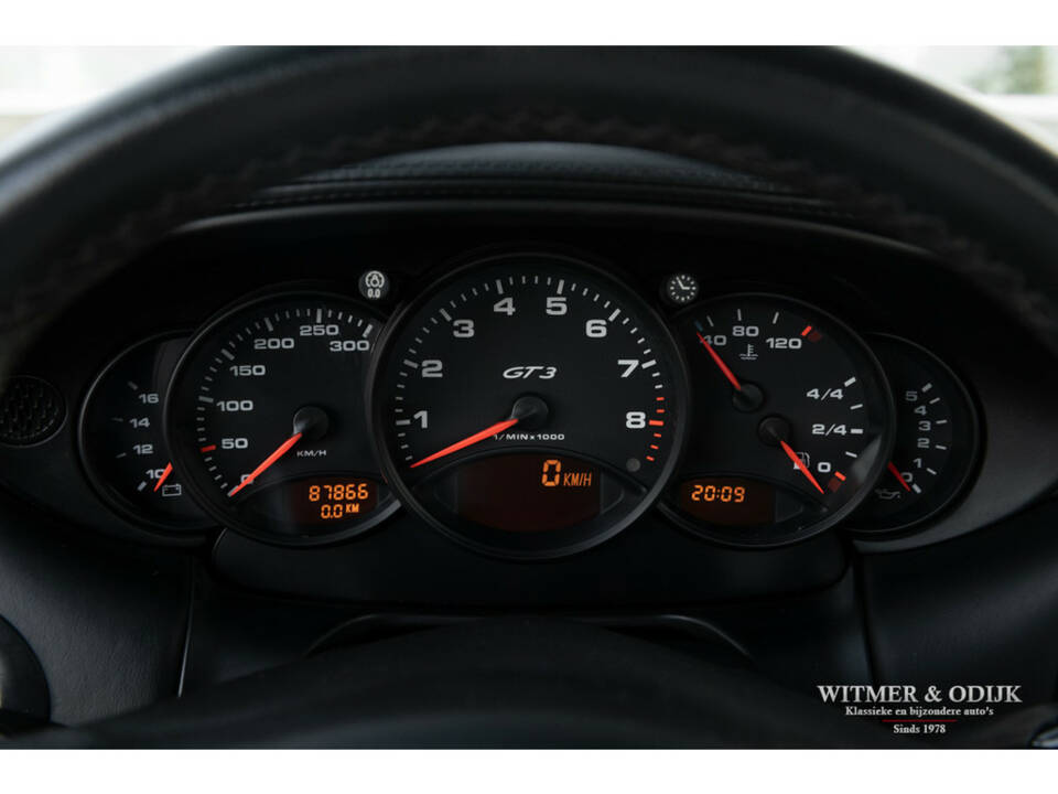 Image 18/33 of Porsche 911 GT3 (2000)