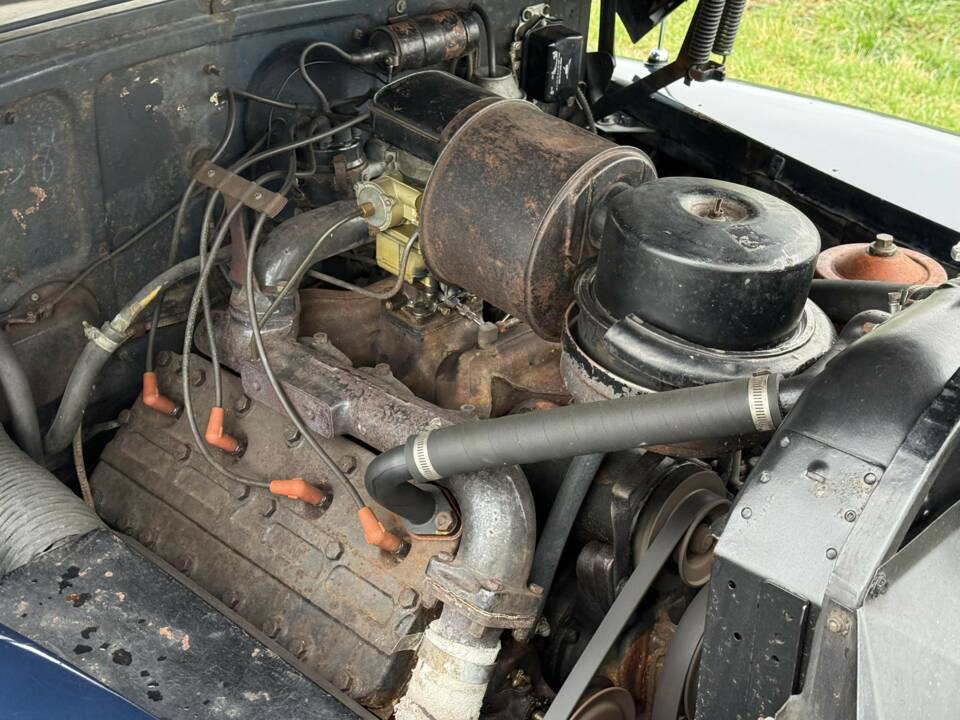 Image 20/24 of Cadillac de Ville Touring Sedan (1947)