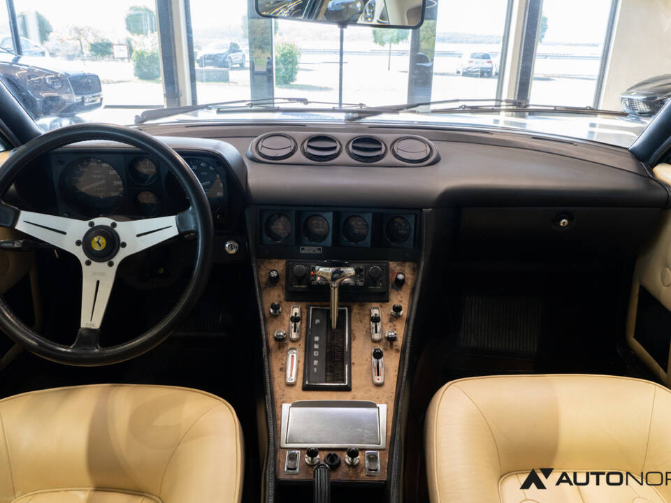 Image 39/49 of Ferrari 400i (1982)