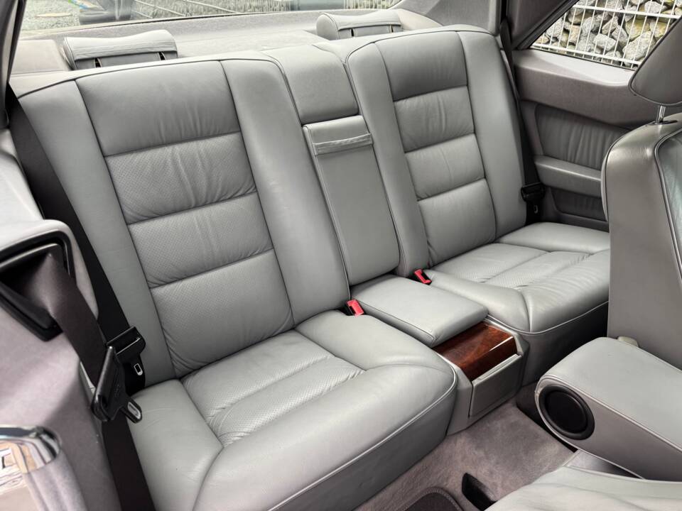 Imagen 77/100 de Mercedes-Benz 300 CE (1992)