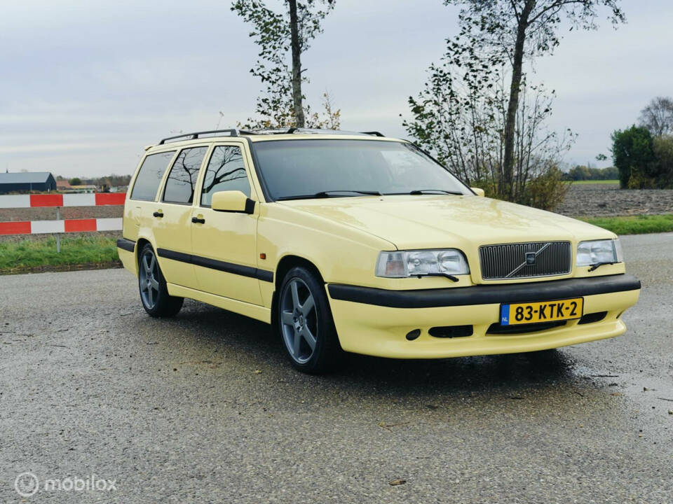 Image 11/42 of Volvo 850 T-5R (1995)