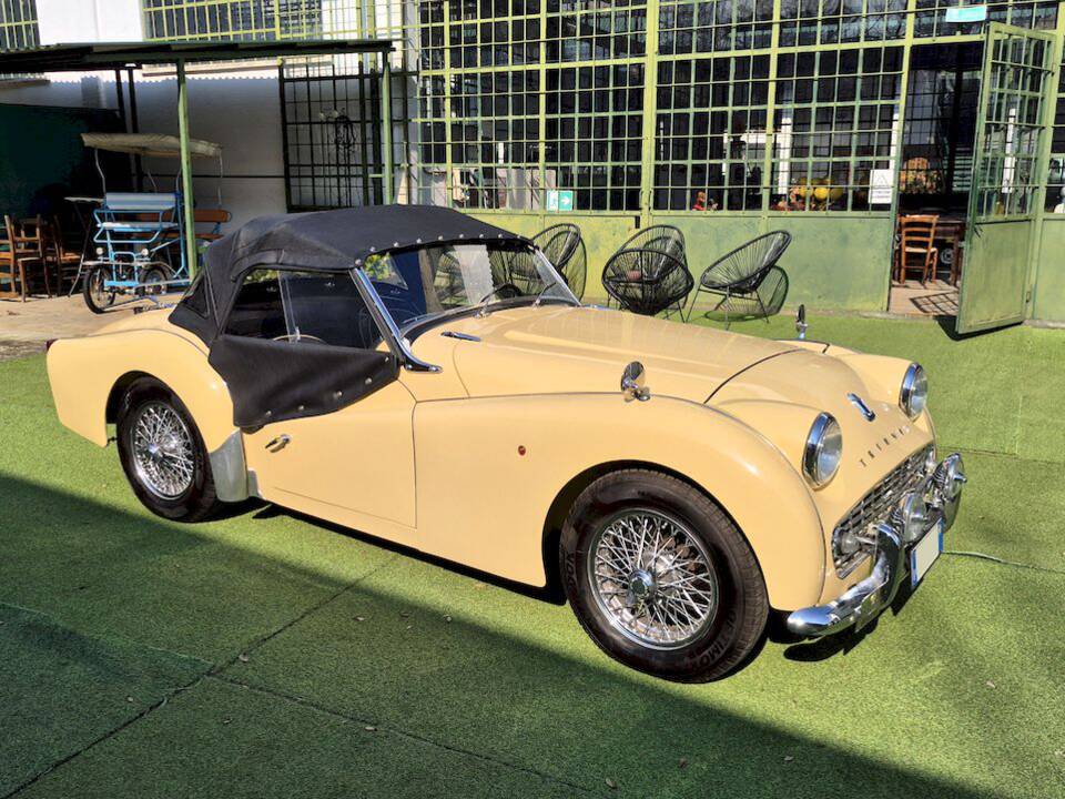 Afbeelding 74/87 van Triumph TR 3A (1960)