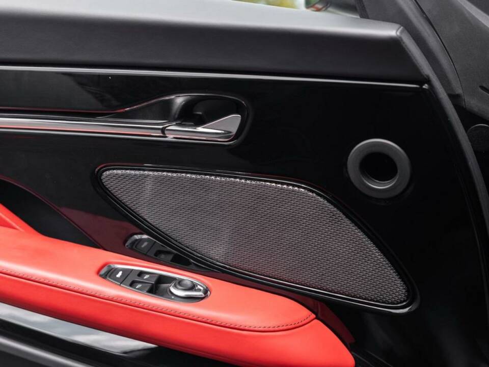 Bild 11/16 von Aston Martin DB12 (2023)