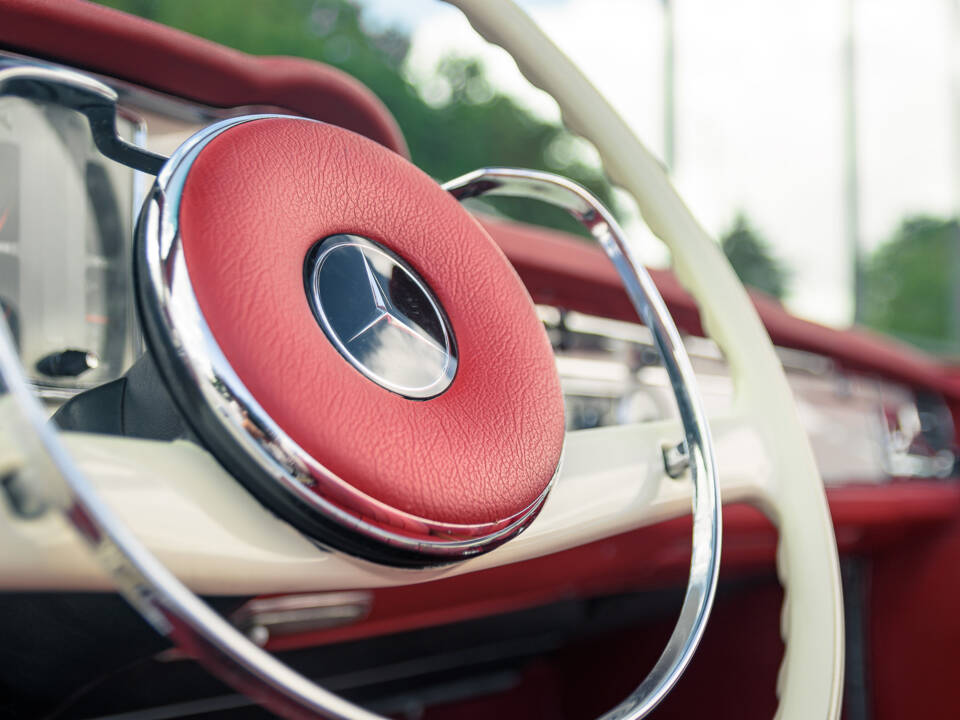 Image 42/60 of Mercedes-Benz 230 SL (1967)