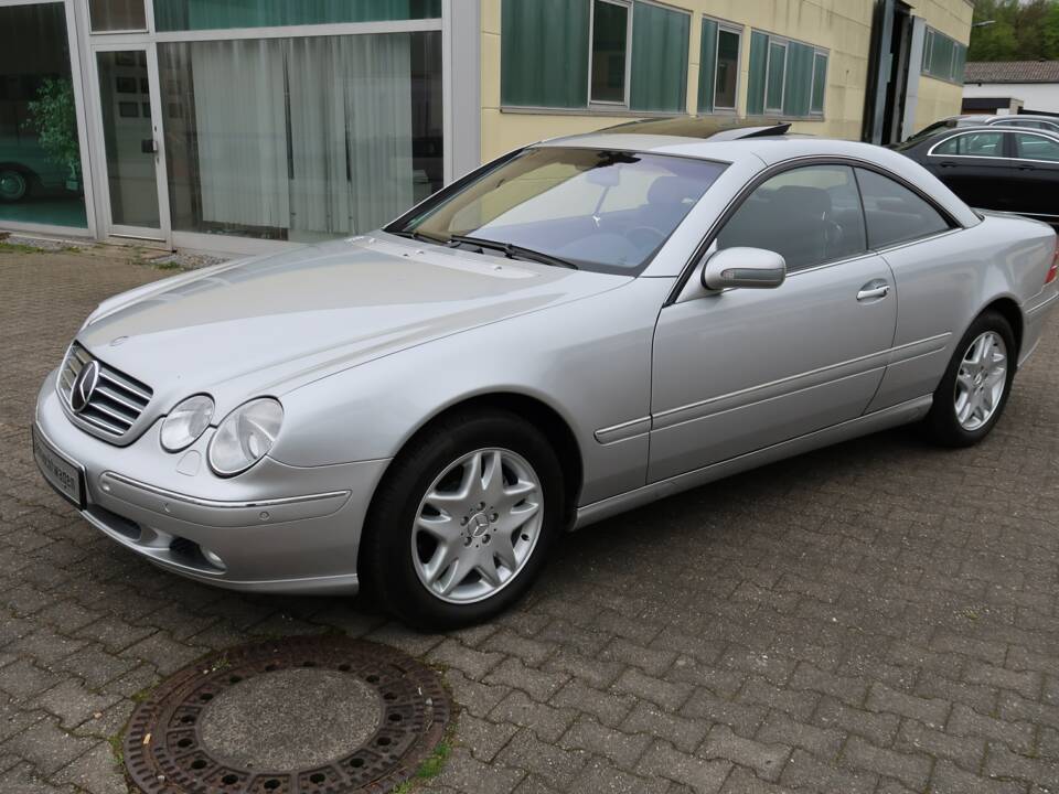 Image 3/14 of Mercedes-Benz CL 500 (2003)