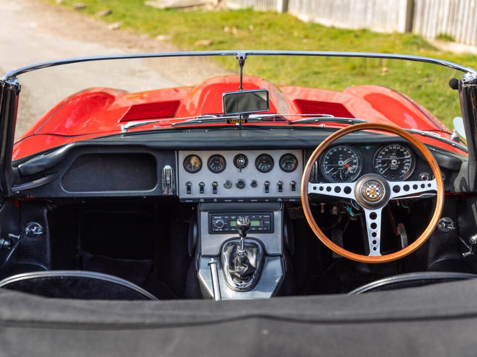 Image 31/44 of Jaguar E-Type 3.8 (1962)