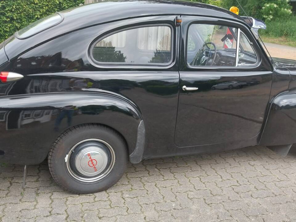 Image 5/18 of Volvo PV 444 (1954)