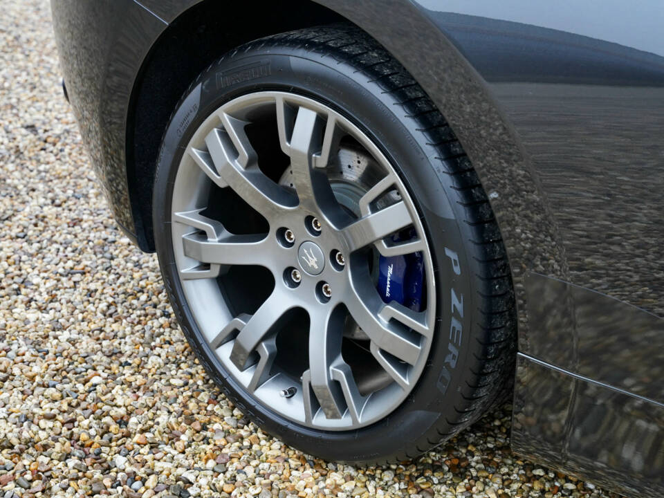 Image 22/50 of Maserati GranTurismo Sport (2013)