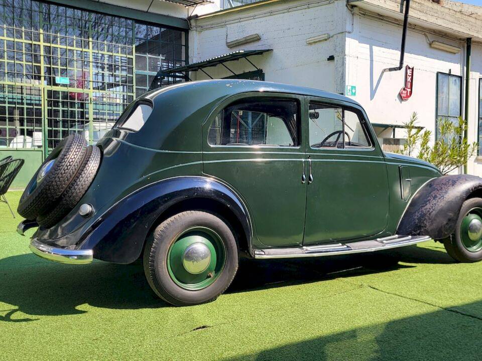 Image 11/75 of FIAT 1500 (1937)