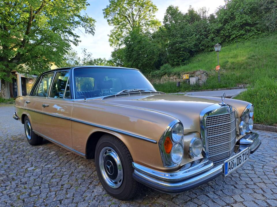 Image 51/73 of Mercedes-Benz 280 SE (1971)